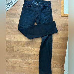 True Classic Indigo Wash Slim Fit Comfort Jeans